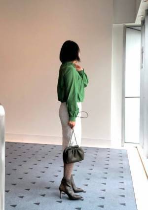 フェミニンブラウスのコーデ３選。コツを押さえて大人かわいく