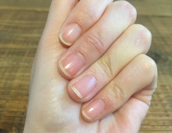 パラドゥ「ネイルファンデーション」が買い！　ひと塗りで大人の上品ネイルが完成