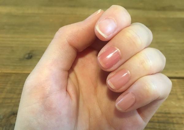 パラドゥ「ネイルファンデーション」が買い！　ひと塗りで大人の上品ネイルが完成