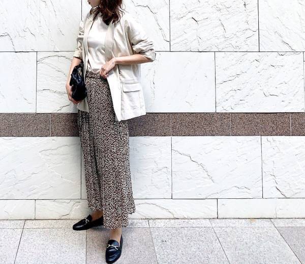 【GU】のスムースTがあればオンオフ自在に着回せる！ 春夏コーデを制するのはコレ