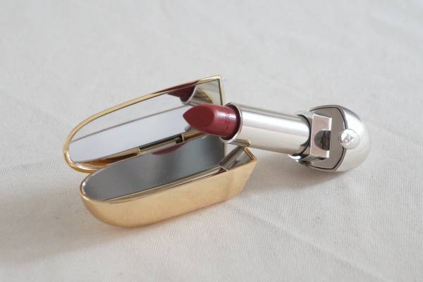 「上品」を相棒にする レディなコスメ３選