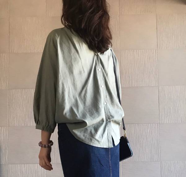 GUリネンブラウスが２度おいしい！ “細見え”と“若見え”を同時に叶えるプチプラコーデ