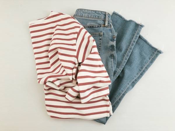 無印良品ボーダーTシャツ2990円。狙い目“今どきカラー”で春コーデ