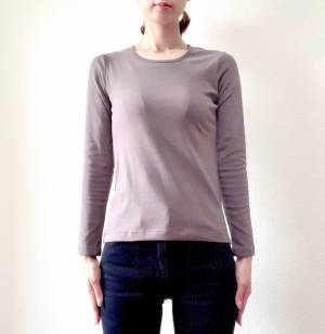 【無印良品】ニュアンスカラーが最旬！ 絶妙グレーで“こなれ”コーデ