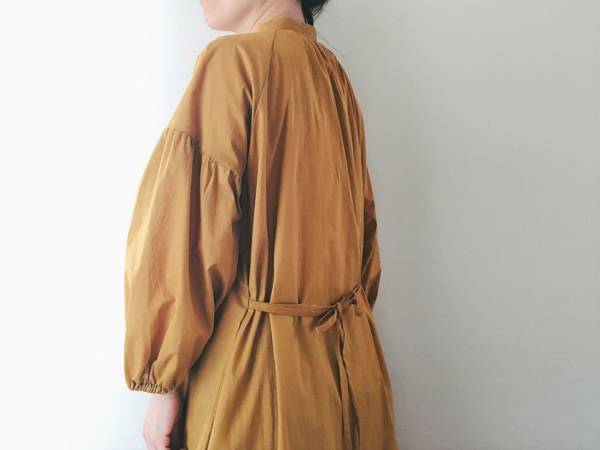 年中使えるGU名作！ 1490円のギャザーOPで旬顔レイヤードコーデ