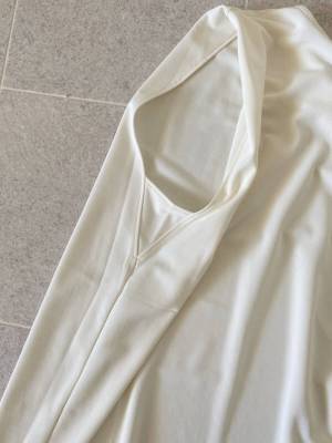 【UNIQLO】二の腕を自然にカバー！ 大人にうれしいプチプラノースリーブ