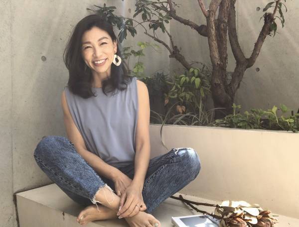 UNIQLOクレープジャージーTが優秀！ オンオフ使える“神”アイテム