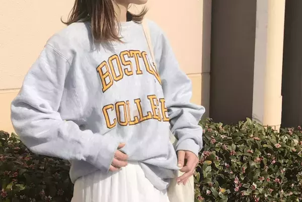 古着のビッグスウェットがかわいい！ 大人のカジュアルコーデ術