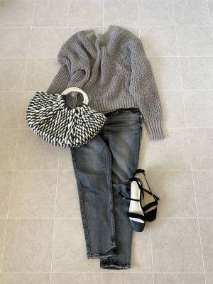 おしゃれ上級者の新定番アイテム「グレーデニム」で大人カジュアルコーデ