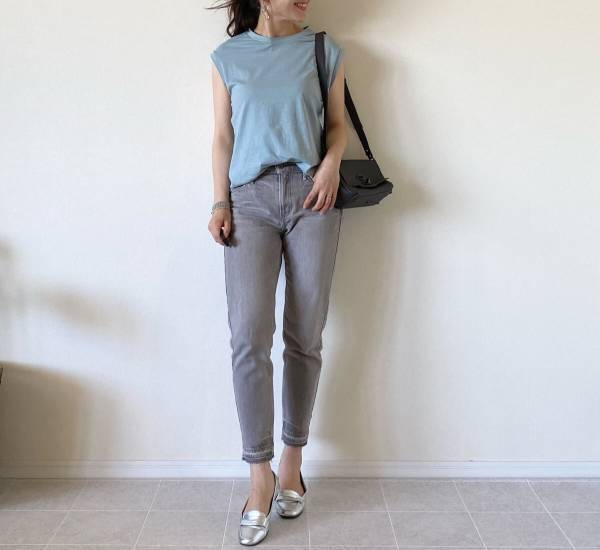 おしゃれ上級者の新定番アイテム「グレーデニム」で大人カジュアルコーデ