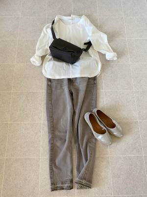 おしゃれ上級者の新定番アイテム「グレーデニム」で大人カジュアルコーデ