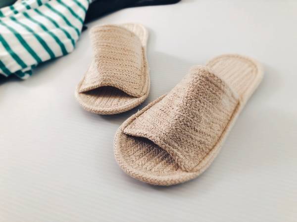 無印良品の麻エプロン2990円。おうちコーデをおしゃれに演出！