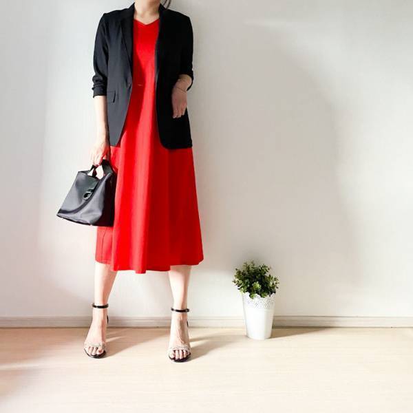 完売必至の【UNIQLO】細見えワンピ1990円が大人っぽくて優秀！