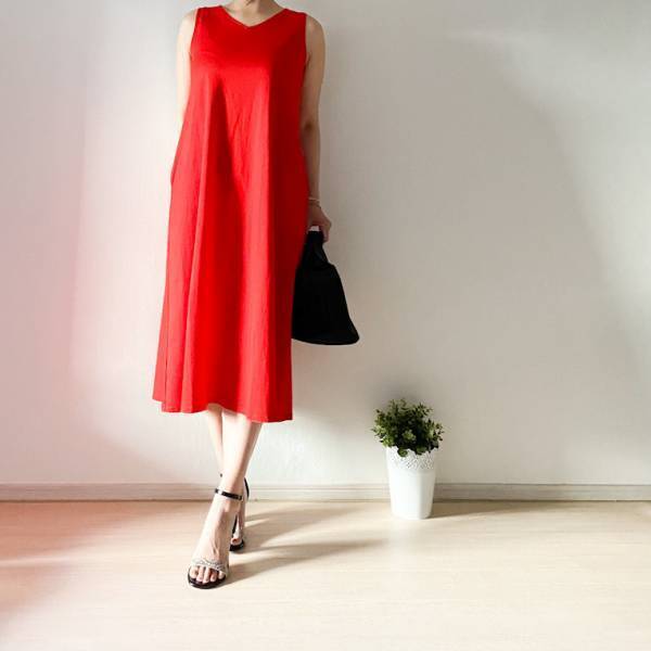 完売必至の【UNIQLO】細見えワンピ1990円が大人っぽくて優秀！