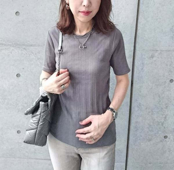 【UNIQLO】リブTシャツが高コスパ！ 大人女性をきれいに見せてくれます
