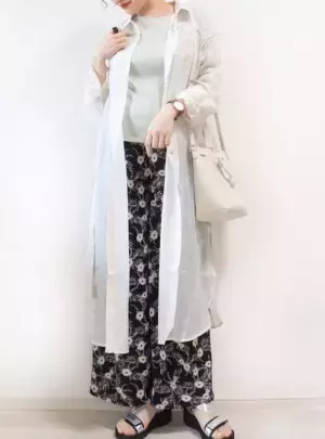 “シアー”な素材はどう着る？ 大人女性のための着こなし術