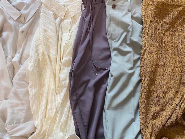 “シアー”な素材はどう着る？ 大人女性のための着こなし術