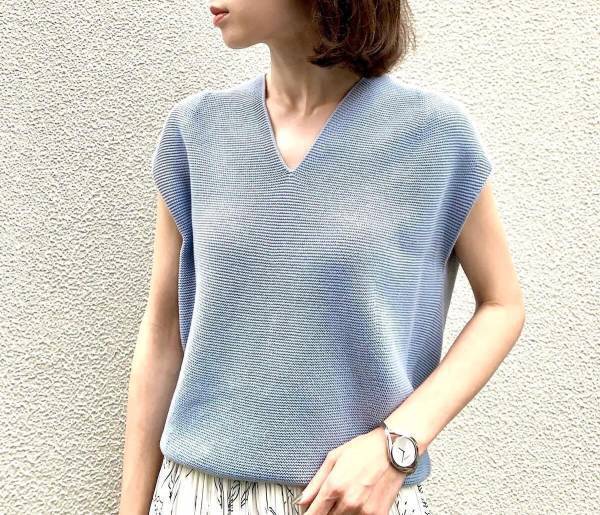 ユニクロ３Dニットが使える！ オフィスコーデもストレスフリーに