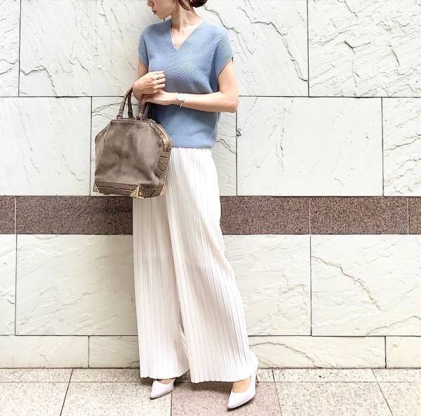 ユニクロ３Dニットが使える！ オフィスコーデもストレスフリーに