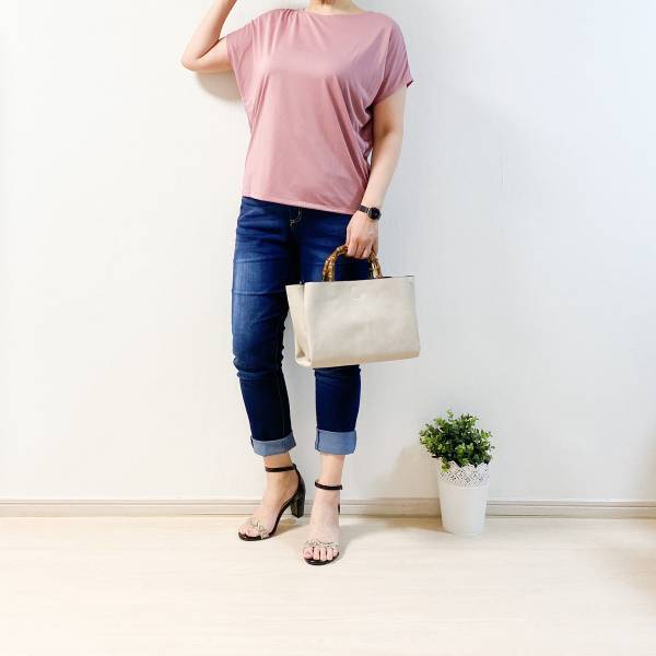 UNIQLO 今年の細見えドレープクルーネックTは特別！ 色別に特徴を解説