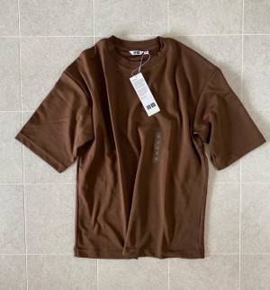 ジメジメ期でも快適！ SNSでひそかに大人気のUNIQLOメンズTシャツ