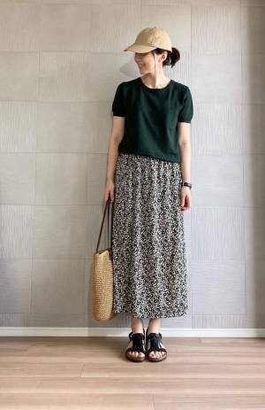 今季UNIQLOイチ推し素材、クレープジャージー花柄プリントスカートが買い！