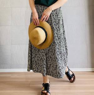 今季UNIQLOイチ推し素材、クレープジャージー花柄プリントスカートが買い！