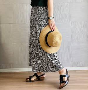 今季UNIQLOイチ推し素材、クレープジャージー花柄プリントスカートが買い！