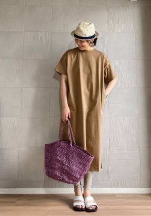 【UNIQLO】シンプルロングワンピの着回しコーデ｜飽きずに着こなすためのテクニック