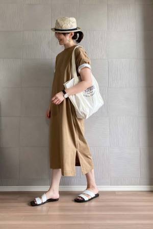 【UNIQLO】シンプルロングワンピの着回しコーデ｜飽きずに着こなすためのテクニック