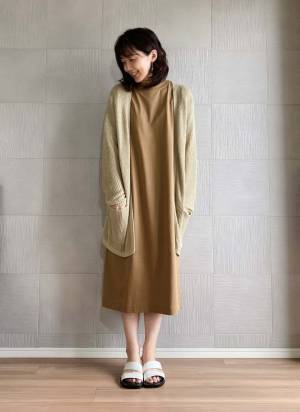 【UNIQLO】シンプルロングワンピの着回しコーデ｜飽きずに着こなすためのテクニック