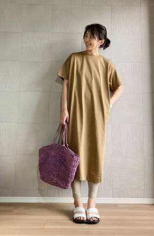 【UNIQLO】シンプルロングワンピの着回しコーデ｜飽きずに着こなすためのテクニック