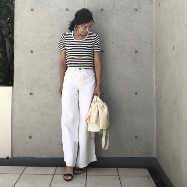 【ユニクロ】ワイドジーンズが美シルエット！ 1290円で叶うハンサムコーデ