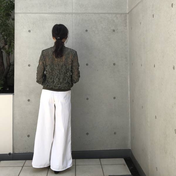 【ユニクロ】ワイドジーンズが美シルエット！ 1290円で叶うハンサムコーデ