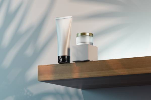 【体験談】30代40代に聞いた、乾燥肌のスキンケア方法 「化粧水はケチらず肌に水分を」