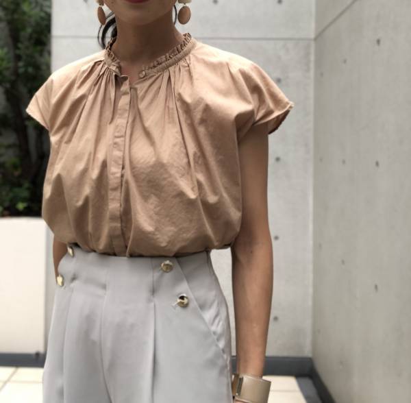 【GU】新作！ ボタンワイドアンクルパンツで上品コーデをアップデート