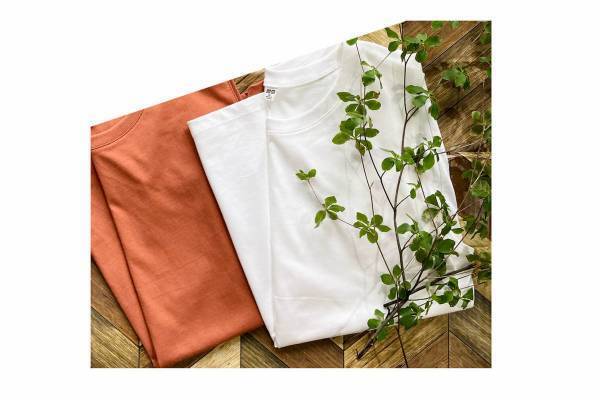 ユニクロのコットンノースリーブTシャツが着回し力抜群！