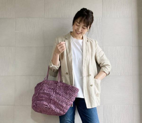 ユニクロのコットンノースリーブTシャツが着回し力抜群！