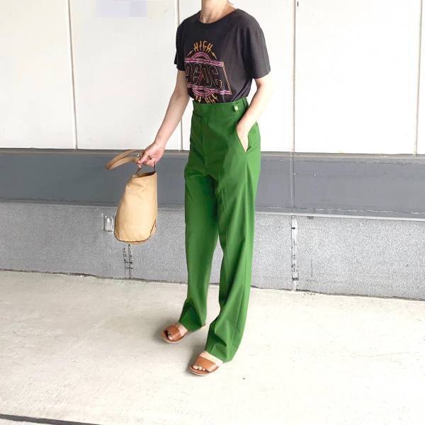 【UNIQLO】などのプリントTシャツでマンネリ気味のコーデを新鮮顔に！