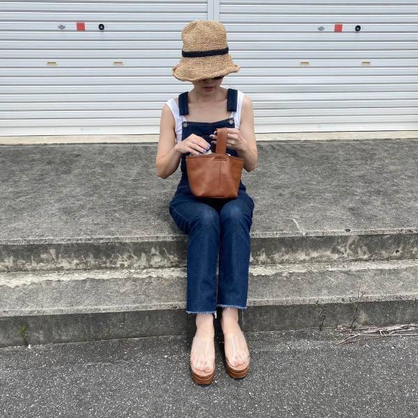 デニムは横顔とお尻が命！ 大人女性のためのおすすめアイテム６選