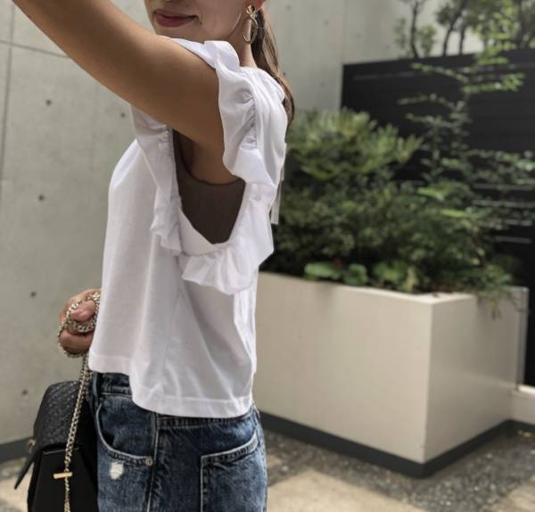 40代におすすめ極上品！ ZARAで見つけたフリル付きTシャツが超優秀！