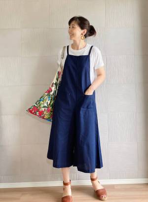 今買って秋まで着られるプチプラサロペット。大人っぽくコーデするポイントはコレ！