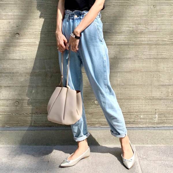 ZARAのペーパーバッグデニムパンツがかわいい！ 残暑を乗り切るアラフォーコーデ