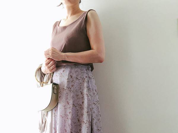 【GU】秋まで使える高見え２WAYタンクトップで今旬アラフォーコーデ