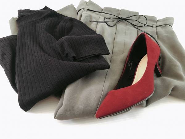 GUの秋色スカート1990円が優秀。上品見えもスタイルアップもおまかせ