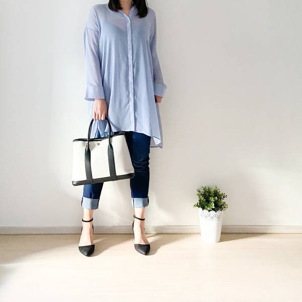 【GU】シアーシャツで抜け感たっぷり！ 季節の谷間をおしゃれに装う大人の秋っぽコーデ