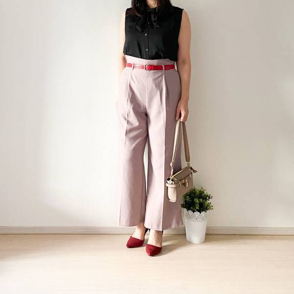 【GU】脚長に見える、ぽっちゃりさんに嬉しいベルト付きパンツ