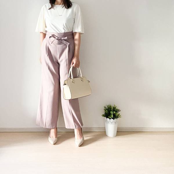 【GU】脚長に見える、ぽっちゃりさんに嬉しいベルト付きパンツ