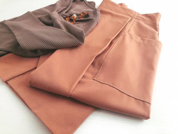 【GU】高見えスカート1990円が味方。アラフォーの今旬配色コーデ