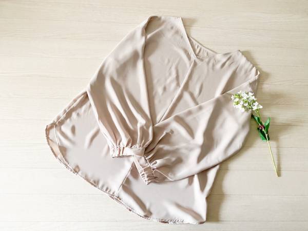 【GU】U1000円！ ２WAYで使えるコスパ最高ブラウスで秋の高見えコーデ